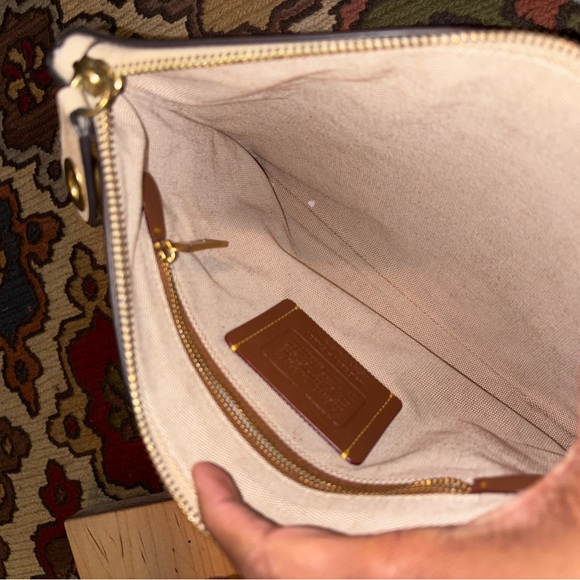 Coach x Tom Wesselmann Large Turnlock Wristlet featuring a smoking lip motif - Picture 3 of 6